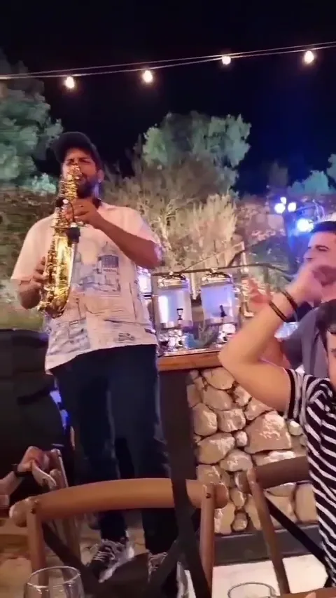 מונטאז׳ רגעים מהופעות